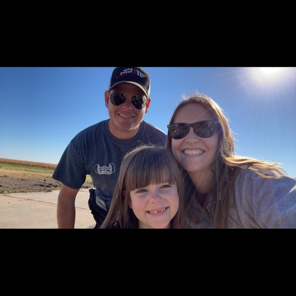 Meet your Posher, Julie - Picture 1 of 1